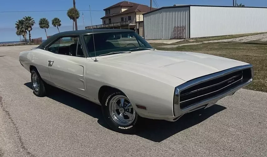 Rare 1970 Dodge Charger Big Block that is in amazing condition! Runs great! 1970 Dodge Charger