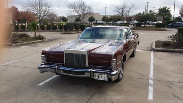Rare 1977 Lincoln Town Coupe- rides like a dream- new paint-original formula 1977 Lincoln Continental
