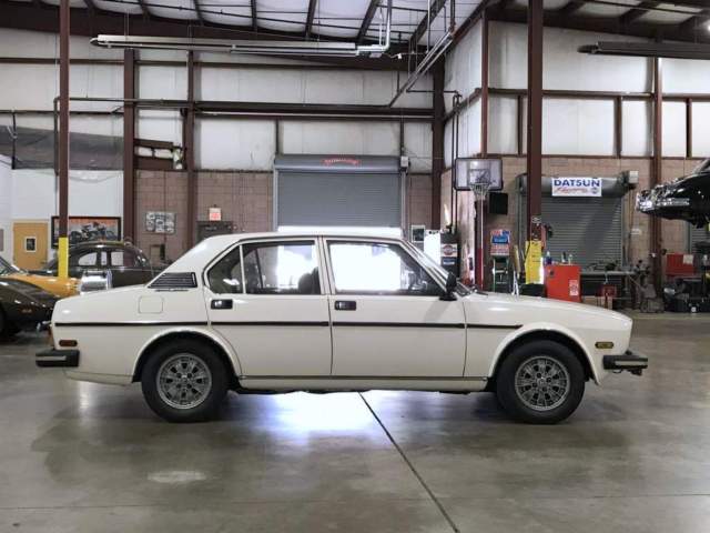 1978 Alfa Romeo 2000 Sport Sedan - photo 2
