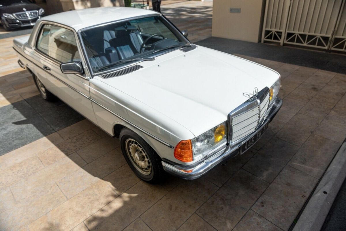 1978 Mercedes-Benz 200-Series CE - photo 7