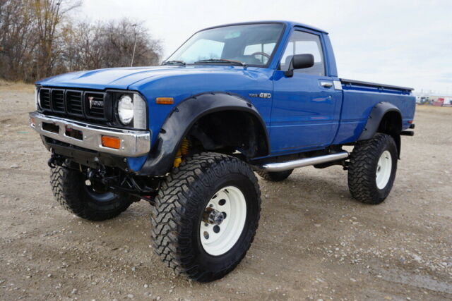 1979 Toyota Hilux Factory 4 wheel drive - photo 4