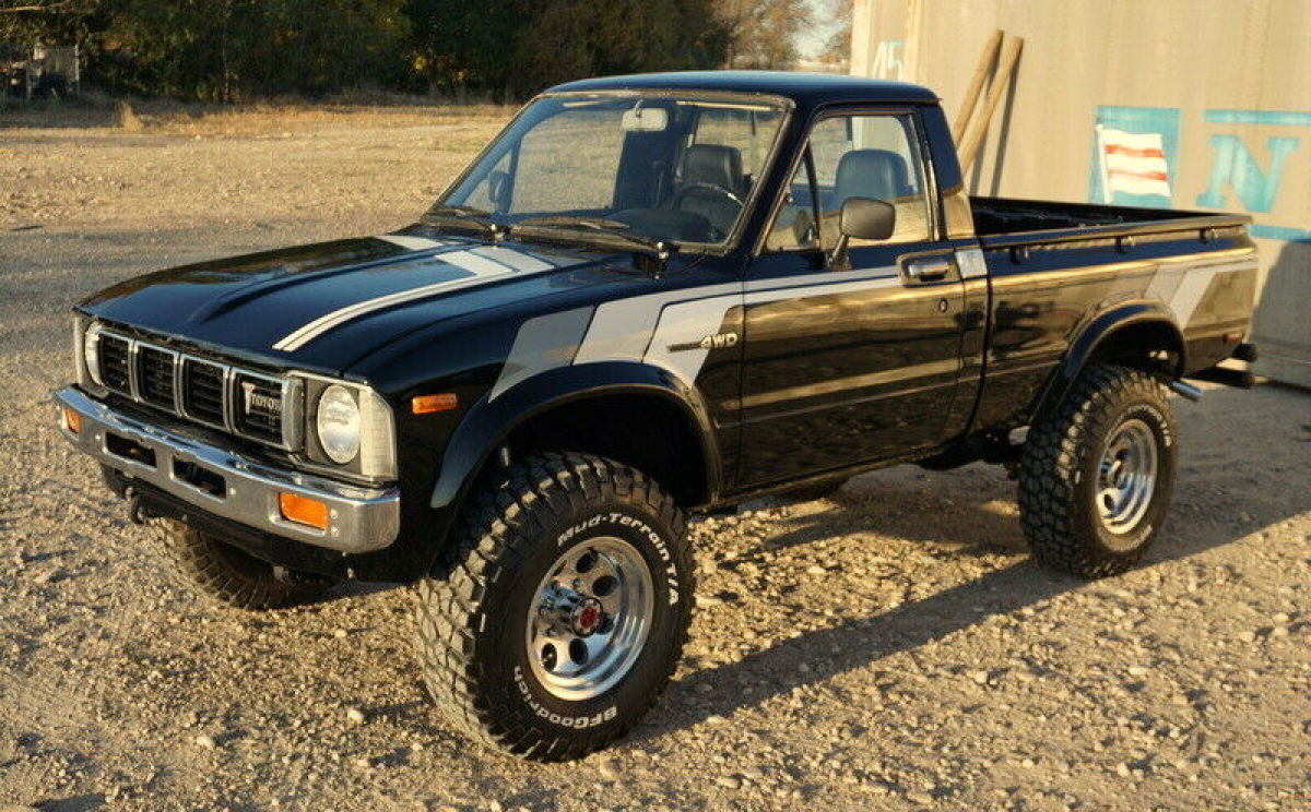 RARE 1981 Toyota SR5 Hilux Pickup, 4x4, Factory A/C, 22R 4 Cylinder, 1 Owner 1981 Toyota Hilux Pickup