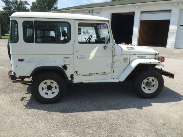 1982 Toyota Land Cruiser FJ40 - photo 4