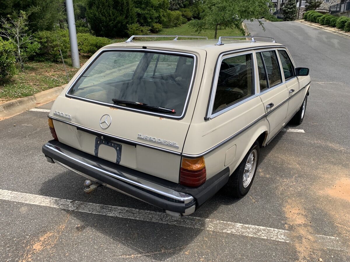 1982 Mercedes-Benz 300-Series TDT - photo 12