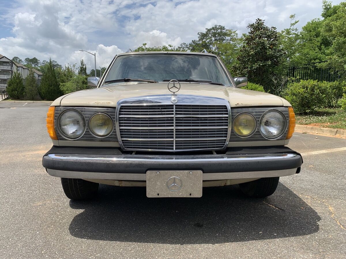 1982 Mercedes-Benz 300-Series TDT - photo 5