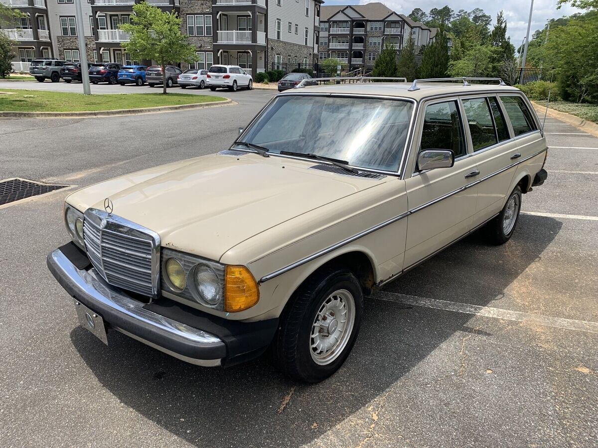 1982 Mercedes-Benz 300-Series TDT - photo 6