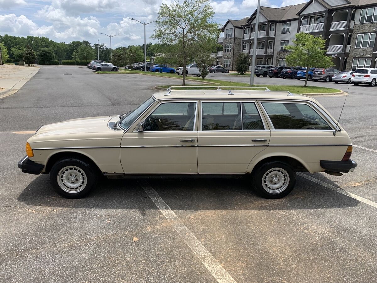 1982 Mercedes-Benz 300-Series TDT - photo 8