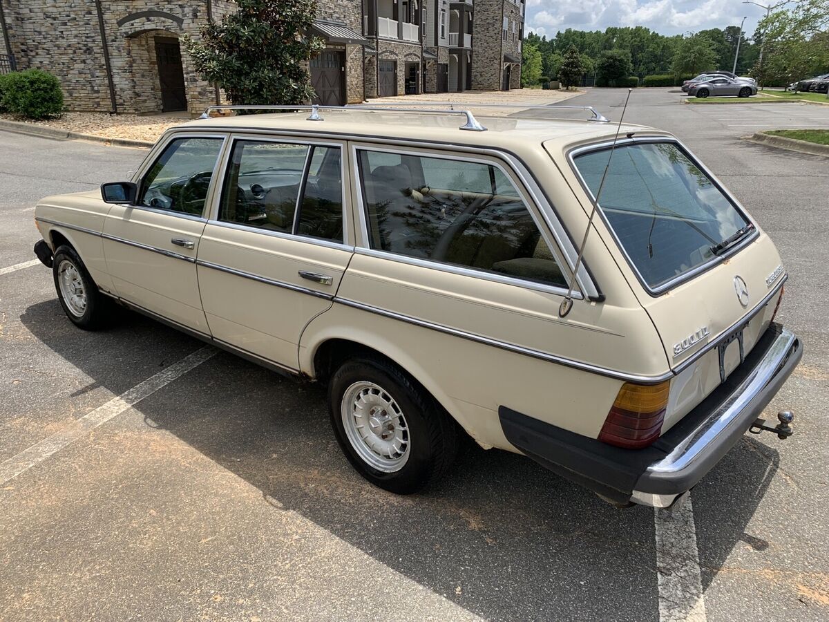 1982 Mercedes-Benz 300-Series TDT - photo 9