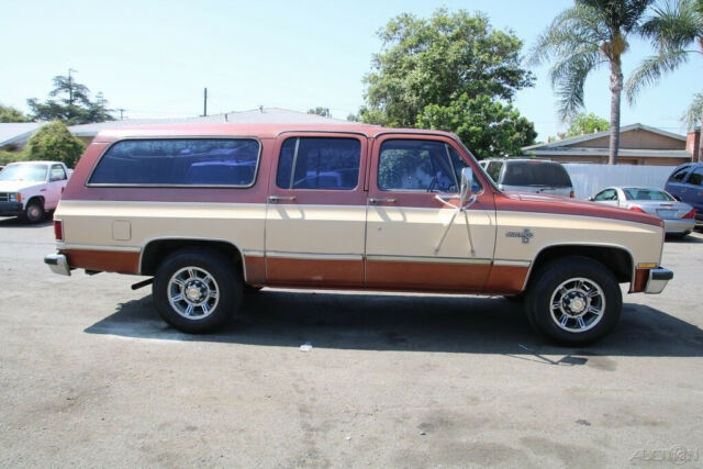 1983 Chevrolet Suburban C20 - photo 2