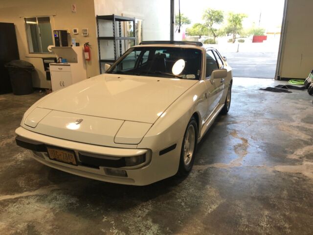 1985 Porsche 944 - photo 7