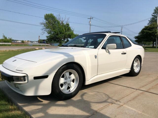 RARE - 1985 1/2 - Special half-year car! Priced to sell fast. 1985 Porsche 944 NA