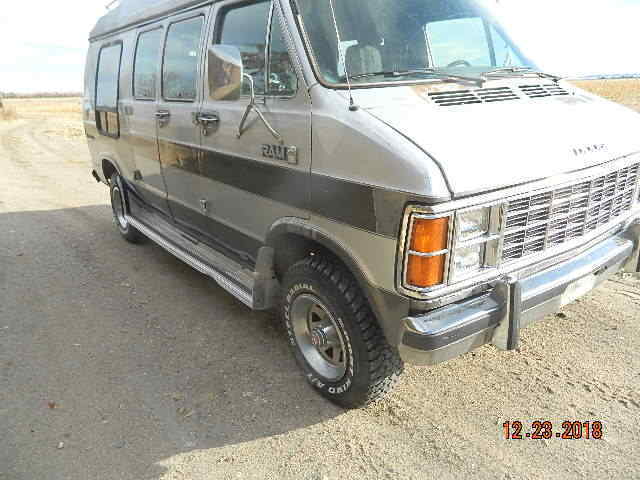 1985 Dodge Ram Van - photo 11