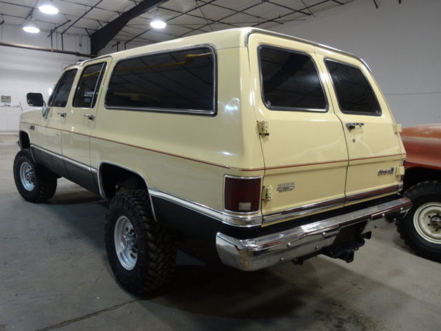 1985 Chevrolet Suburban - photo 10