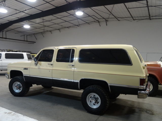 1985 Chevrolet Suburban - photo 11