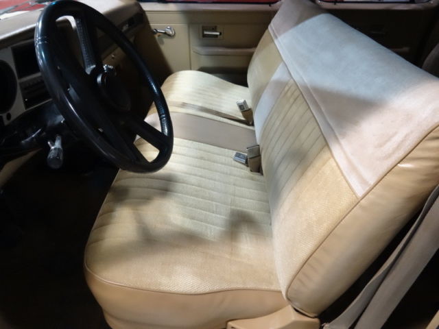 1985 Chevrolet Suburban - photo 13