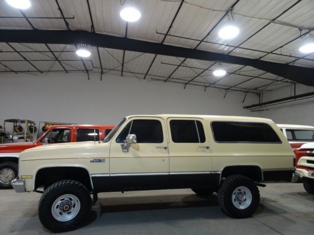 1985 Chevrolet Suburban - photo 2