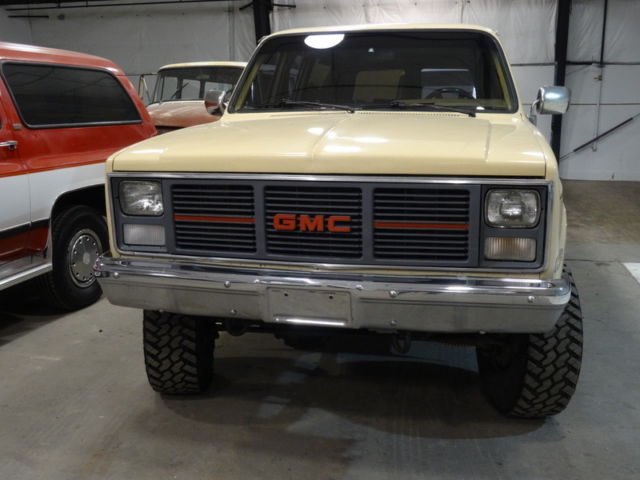 1985 Chevrolet Suburban - photo 4