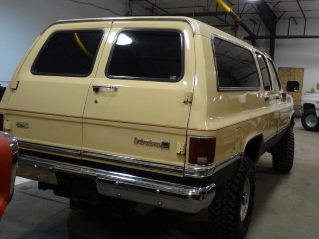 1985 Chevrolet Suburban - photo 9