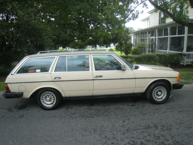1985 Mercedes-Benz 300-Series 300TD Station Wagon - photo 2