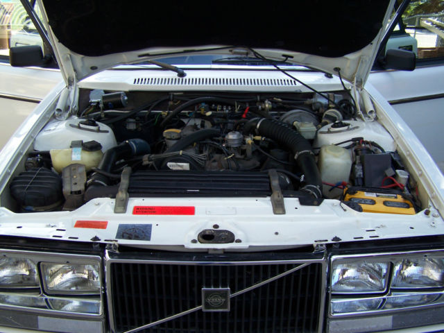 1985 Volvo 240 Factory Police Vehicle - photo 3