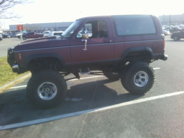 RARE 1986 Ford Bronco XLT, 4x4, Red, roughly 150,000 miles, 302 V8 bored to 306. 1986 Ford Bronco Bronco