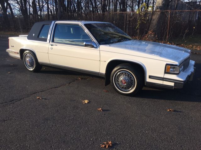 1988 Cadillac DeVille Base Sedan 2-Door - photo 4