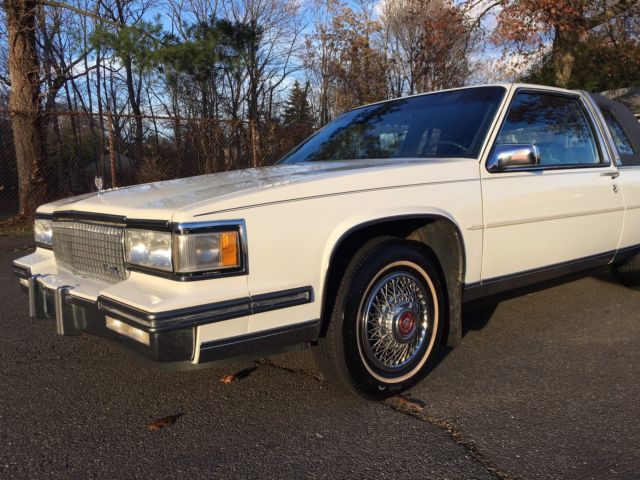1988 Cadillac DeVille Base Sedan 2-Door - photo 7