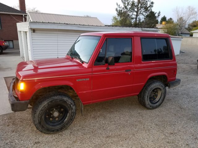 RARE 1988 Mitsubishi Montero / DodgeRaider 2 Door 4x4 Manual Transmission (Red) 1988 Mitsubishi Montero