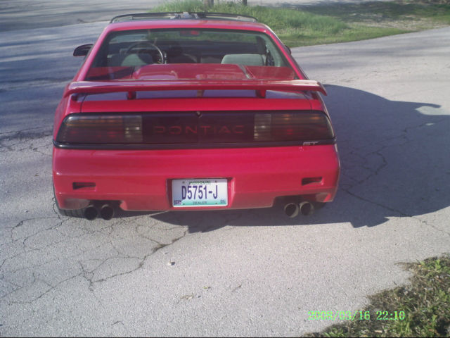1988 Pontiac Fiero GT Coupe 2-Door - photo 2