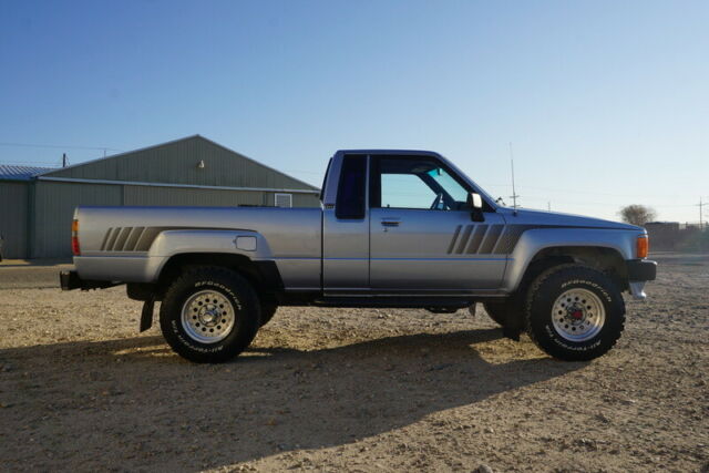 1988 Toyota Hilux Pickup - photo 12