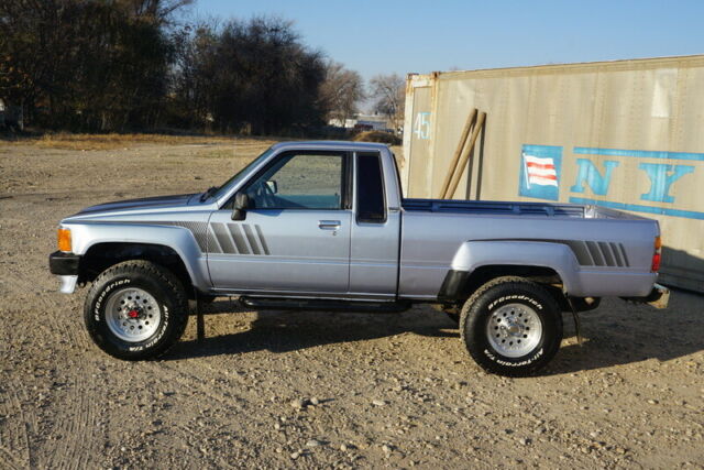 1988 Toyota Hilux Pickup - photo 2