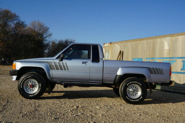 1988 Toyota Hilux Pickup - photo 3