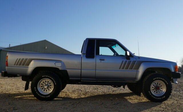 1988 Toyota Hilux Pickup - photo 7