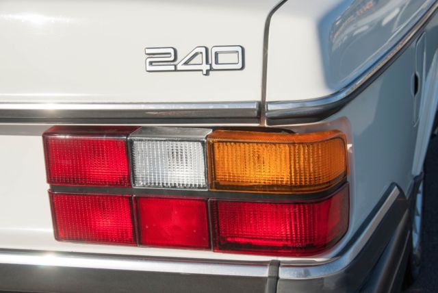 1990 Volvo 240 - photo 9