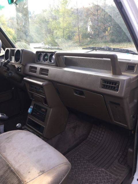 1990 Mitsubishi Montero LS - photo 8