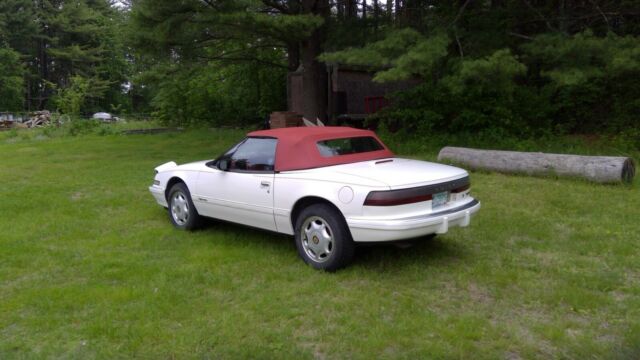 1991 Buick Reatta Convertible - photo 2