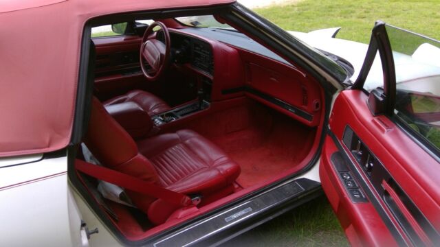1991 Buick Reatta Convertible - photo 5