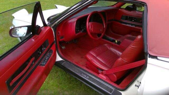 1991 Buick Reatta Convertible - photo 6