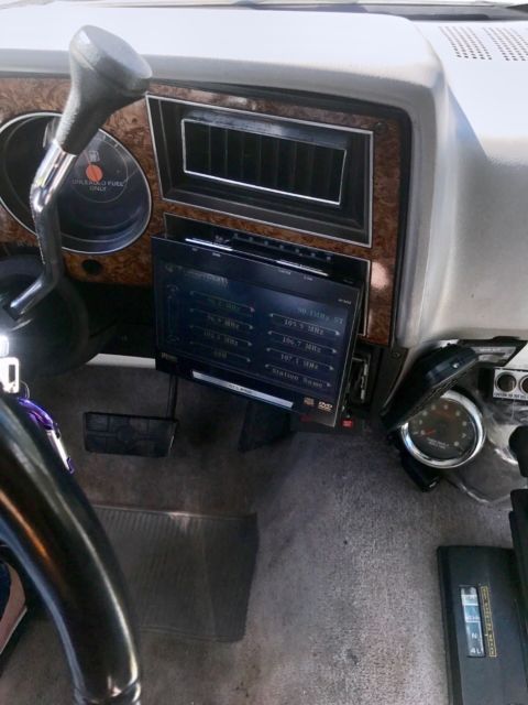 1991 Chevrolet Suburban 2500 - photo 10