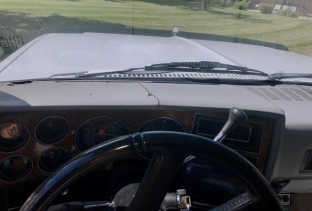 1991 Chevrolet Suburban 2500 - photo 8