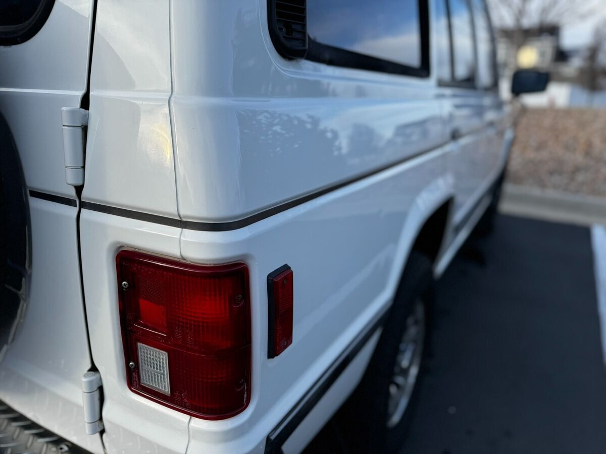 1991 Mitsubishi Montero - photo 4