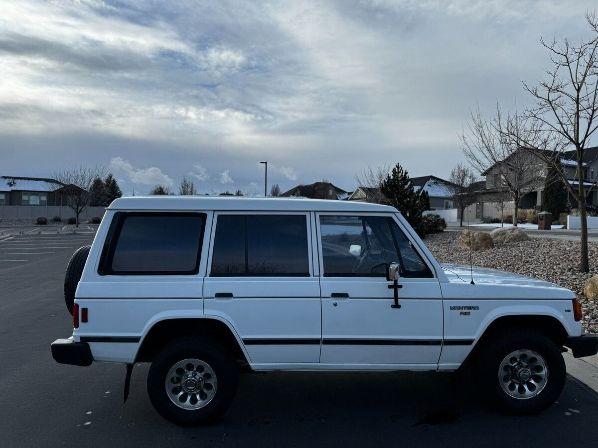 1991 Mitsubishi Montero - photo 6
