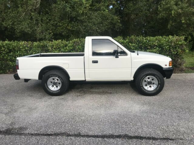 1992 Isuzu Pickup 4 x 4 - photo 4