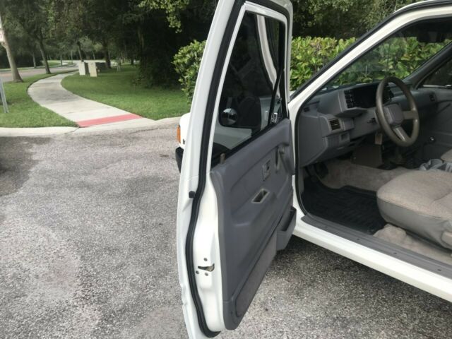 1992 Isuzu Pickup 4 x 4 - photo 10