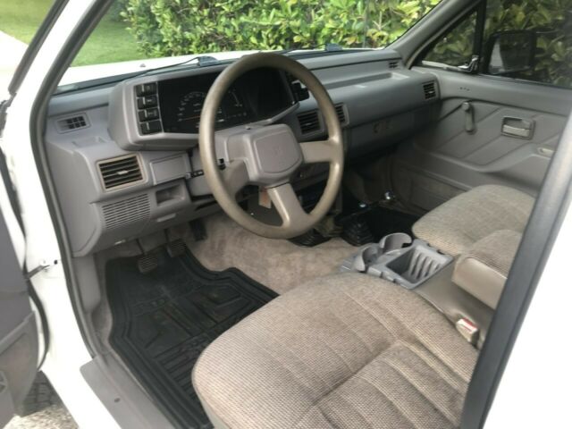 1992 Isuzu Pickup 4 x 4 - photo 12