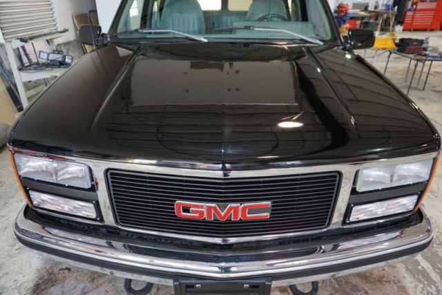 1993 Chevrolet Suburban Suburban 2500 - photo 3