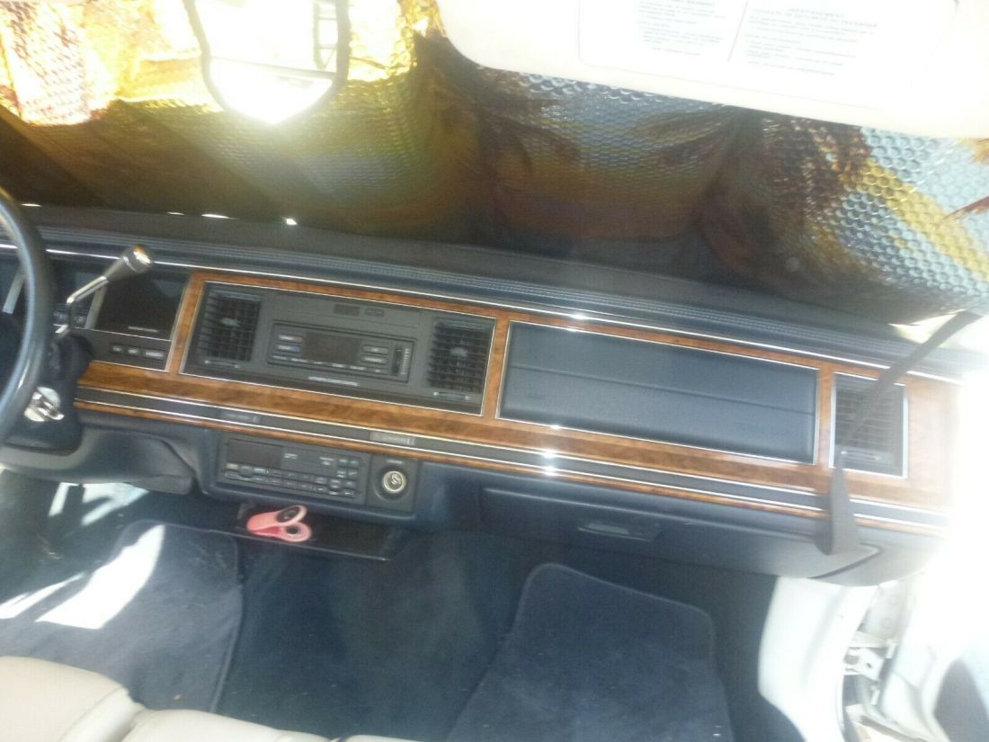 1993 Lincoln Town Car Spinnaker Edition - photo 12