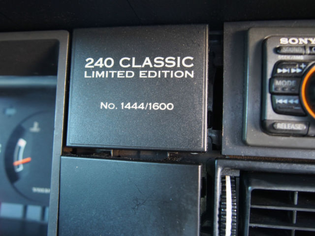 1993 Volvo 240 240 Classic 5-spd - photo 2