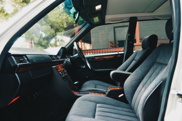 1994 Mercedes-Benz 300-Series E220 - photo 4