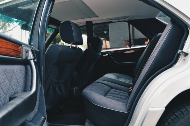 1994 Mercedes-Benz 300-Series E220 - photo 8